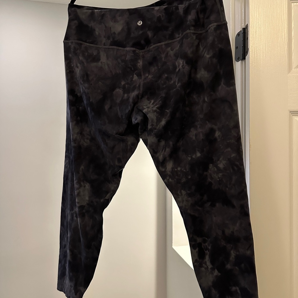 28” Lululemon Align Leggings